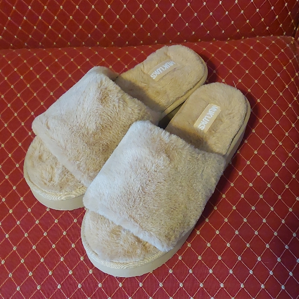 Muk Luks Plush Tan Slippers